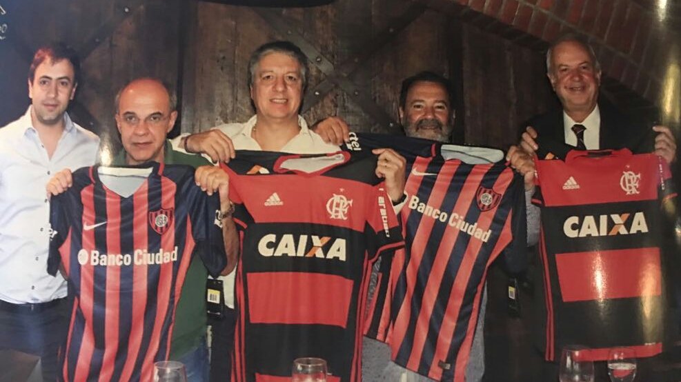 RRIICASLA's tweet photo. Directivos de @SanLorenzo compartiendo un almuerzo de camaradería con la dirigencia de Flamengo @Flamengo_es https://t.co/UC2iiZDAN4