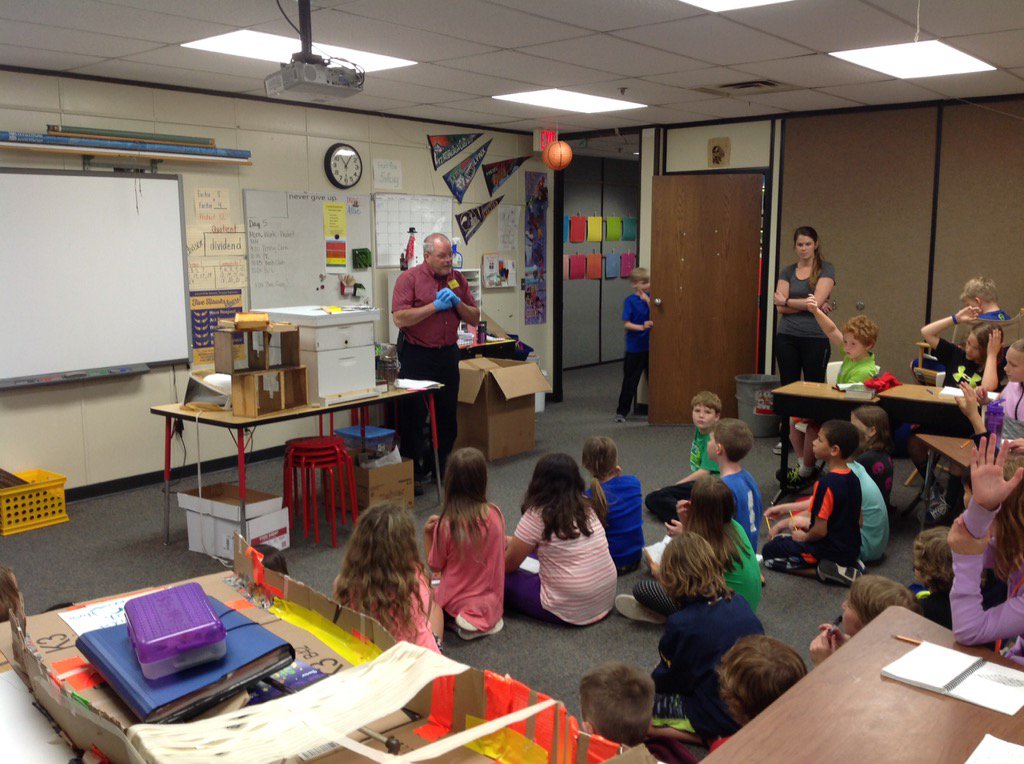 SarahSbowman's tweet photo. Jay the Beekeeper is here to teach us about bees! 
#ee
#fivehawks
#weareplsas https://t.co/dIWJbmrL6b