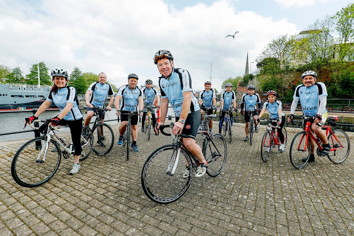 GallagherUK's tweet photo. Can our 40-strong team from #SouthWest branches hit £30K @CR_UK target with #charity challenge? https://t.co/cMXNfhENjW #RegionalNotRemote https://t.co/W4xJdi2xBO
