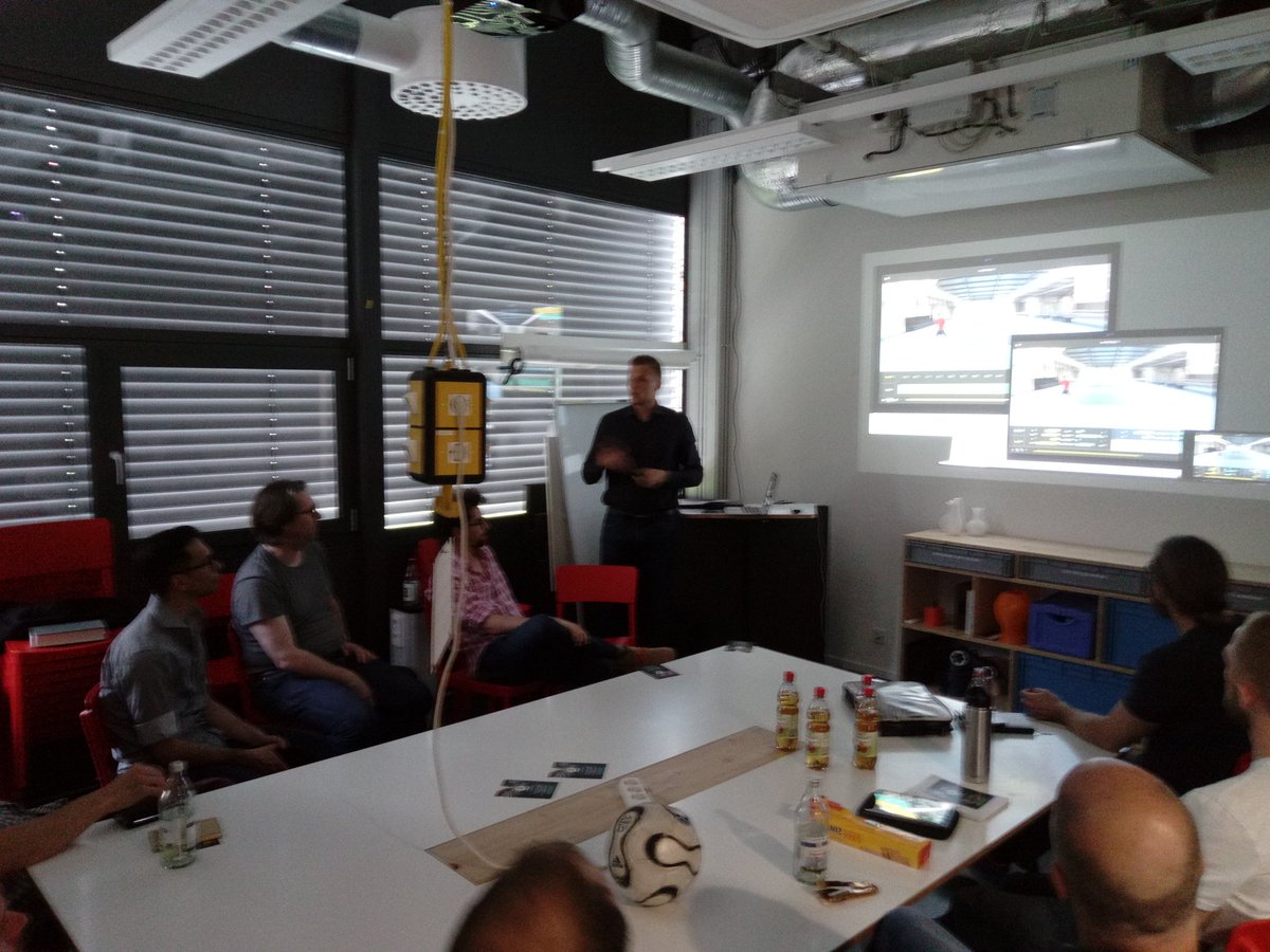 FabLabBLN's tweet photo. Strong pitch by @jaanbrunken for #wingfield #tennis #analytics at #sportstechmeetup Berlin, today @fablabbln https://t.co/DHjBr99eRm