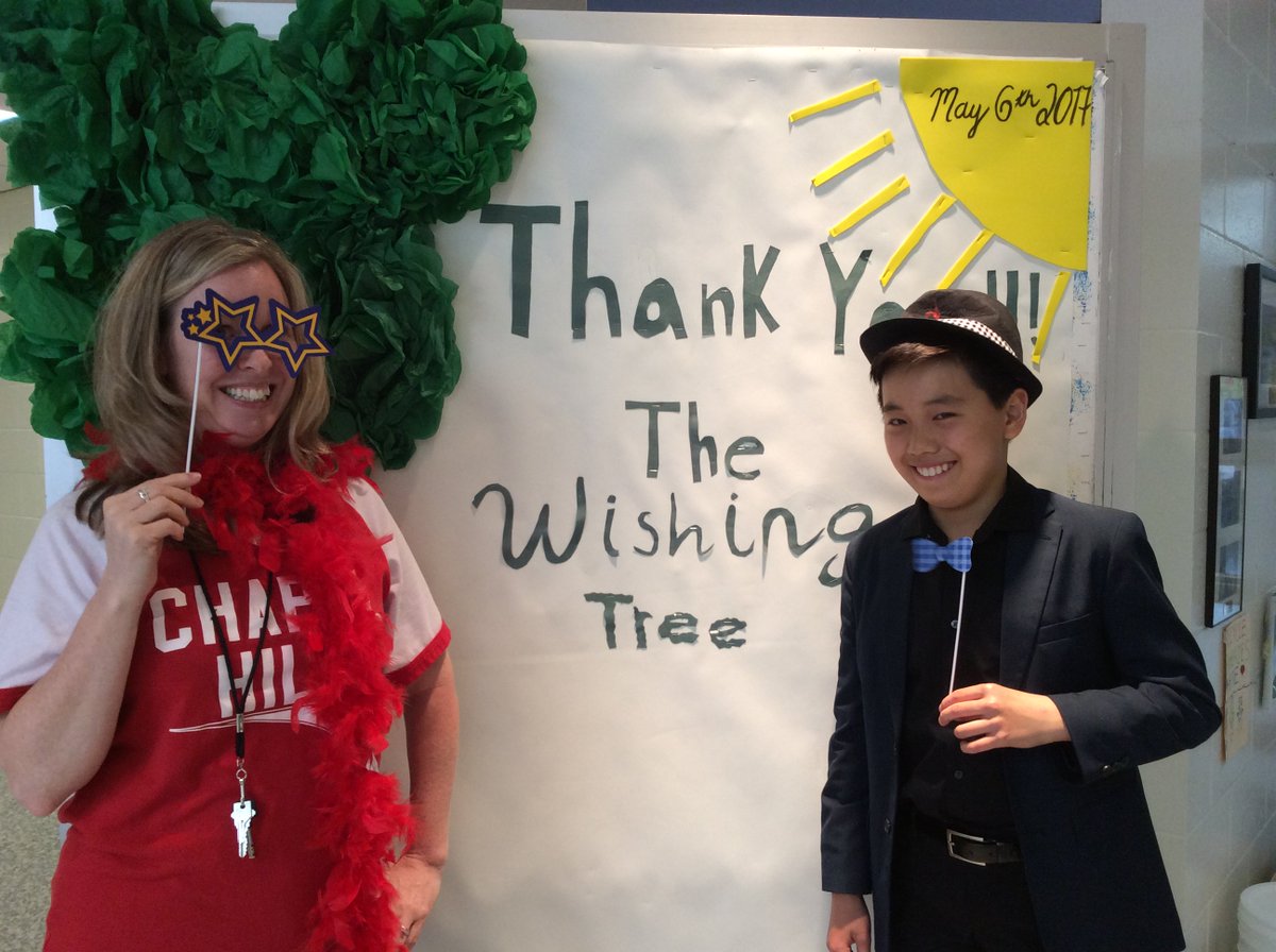 wishingtree2017's tweet photo. Now it's time for some photos! Our favourite is spiderman from
@OTSuperParties with his eight legged friend😉 https://t.co/RSFkzfs0OZ