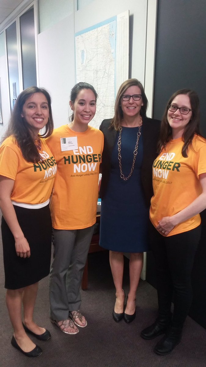NourishHopeChi's tweet photo. Meeting with our state representatives in Springfield! Thanks @StateRepSara and @RepAnnWilliams! #endhungernow #ilhungersummit https://t.co/HttTLyGahD