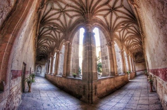guanajuato's tweet photo. Conoce el antiguo Convento de San Agustín ubicado en @YuririaMagico 📷 @SECTURGTO #DescubreGuanajuato @ferolivera09 https://t.co/biqKySScfr
