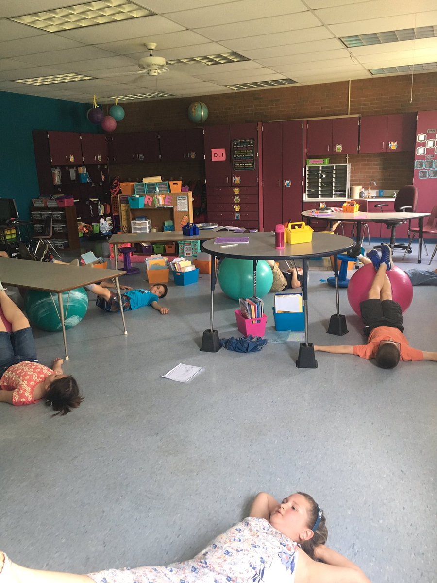 amandaerwinHE's tweet photo. "Calm and cool down" after recess 💕 #beattheheat #keepcalmandbehappy #yogamusic https://t.co/L11UVvDiPV