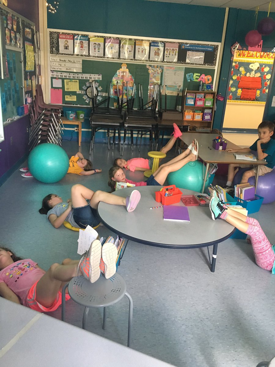 amandaerwinHE's tweet photo. "Calm and cool down" after recess 💕 #beattheheat #keepcalmandbehappy #yogamusic https://t.co/L11UVvDiPV