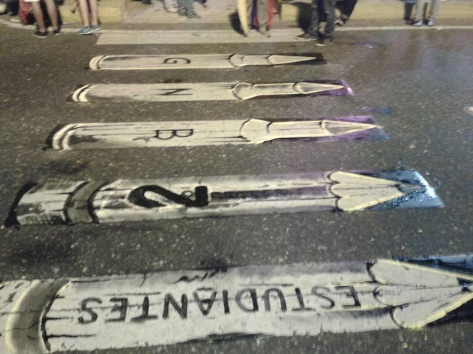 Neyavadma's tweet photo. #tc06 desde el arte, cambiar el estilo del rayado de las calles #protestacreativa https://t.co/mh91U1Gjci