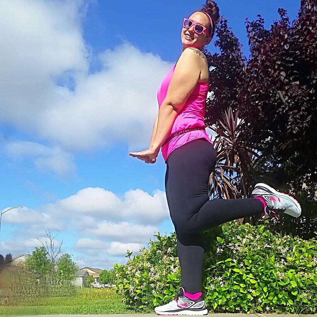 sweatingawesome's tweet photo. I❤my new @newbalance 880s! I ran 2mi & knee feels fine! Happy #workoutwednesday! #movemorefitness #movemoretogether #sweatpink #FleetFeetSac https://t.co/7lF1jKbiPM
