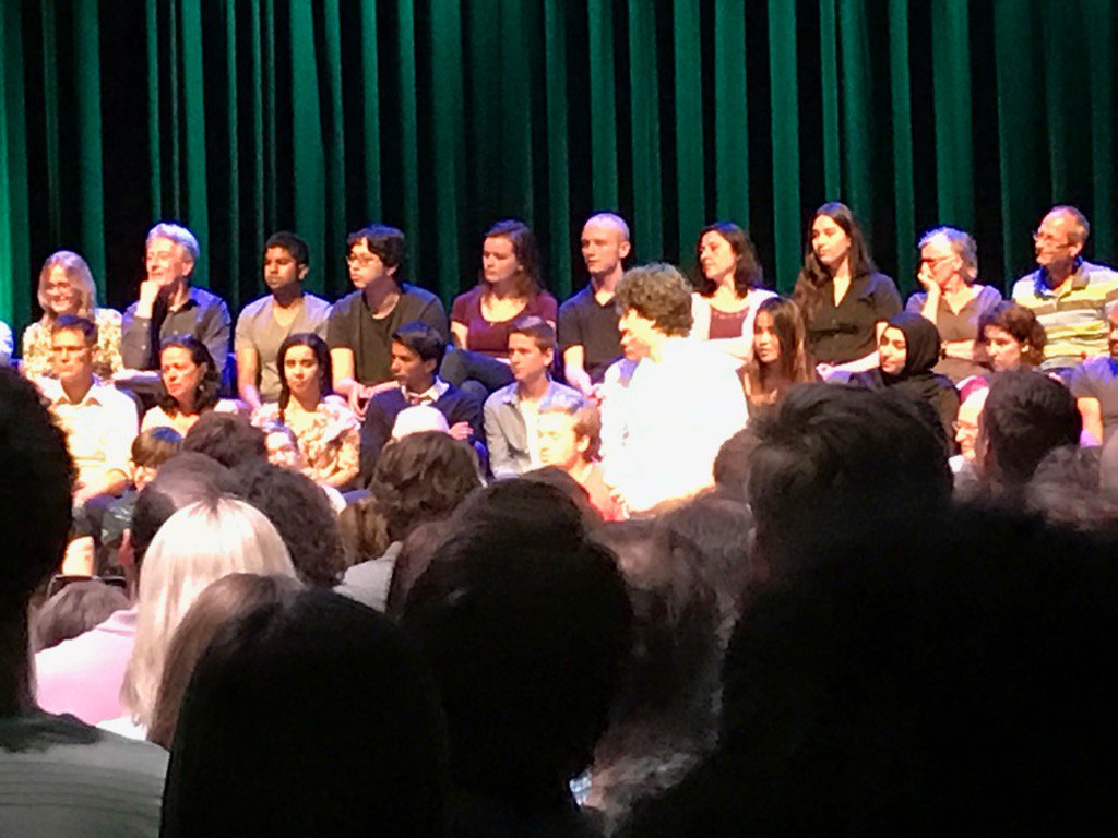 DiksIsabelle's tweet photo. Volle bak bij #JesseMeetup "Soms kun je zaken tegen elkaar uitruilen, maar niet alles is te koop!" @jesseklaver https://t.co/eLyqnfVXGC