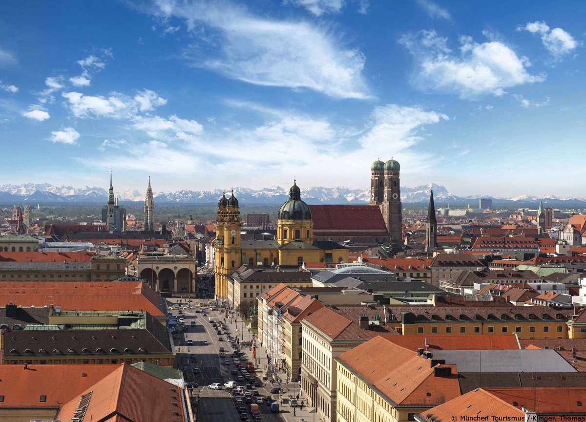GermanyTourism's tweet photo. Willkommen in #Munich - Enjoy the view over the city &amp; the stunning Alps! #Germanytourism https://t.co/9Ab4n5OJtY https://t.co/DUjvxJGRKl