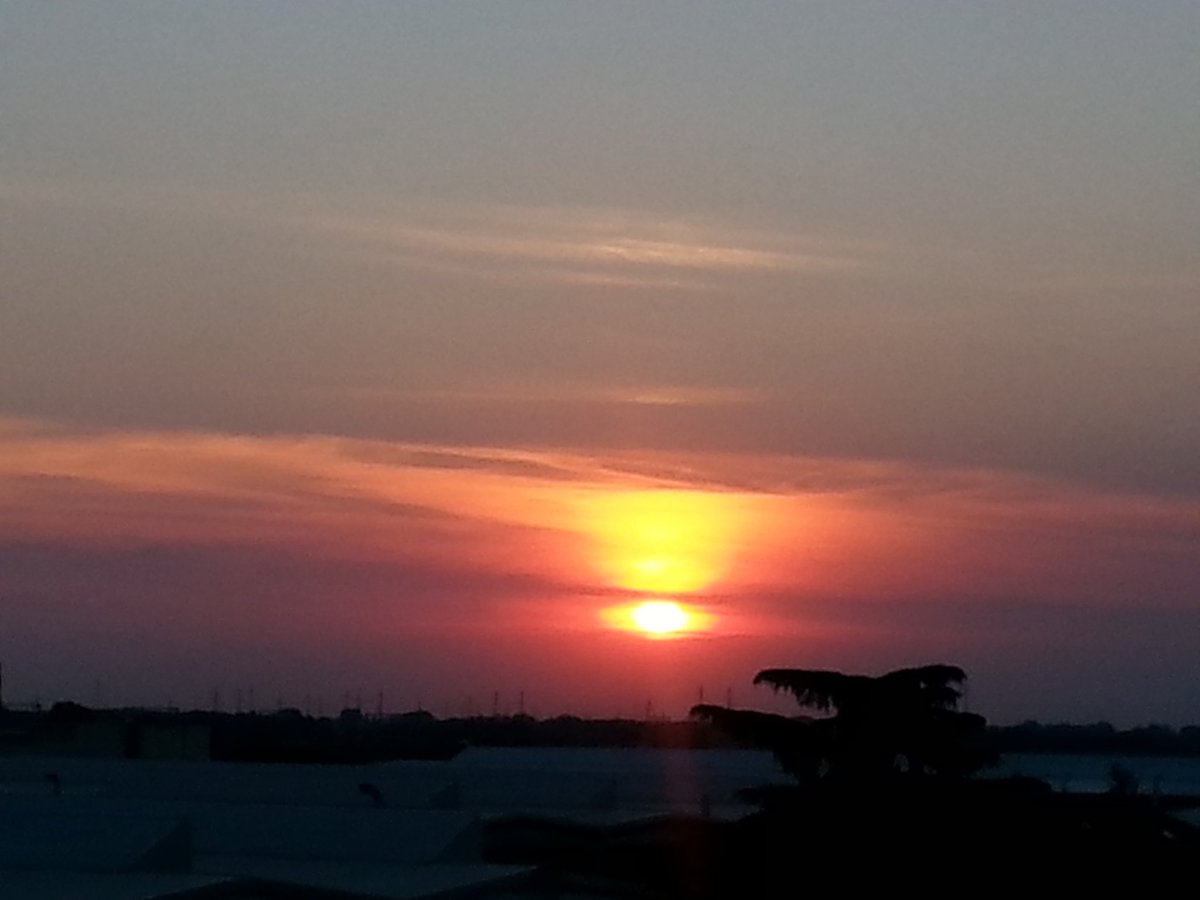 maolindas's tweet photo. Buona serata a tutti!
#17maggio
#oltreChe https://t.co/nM6ITupA0w