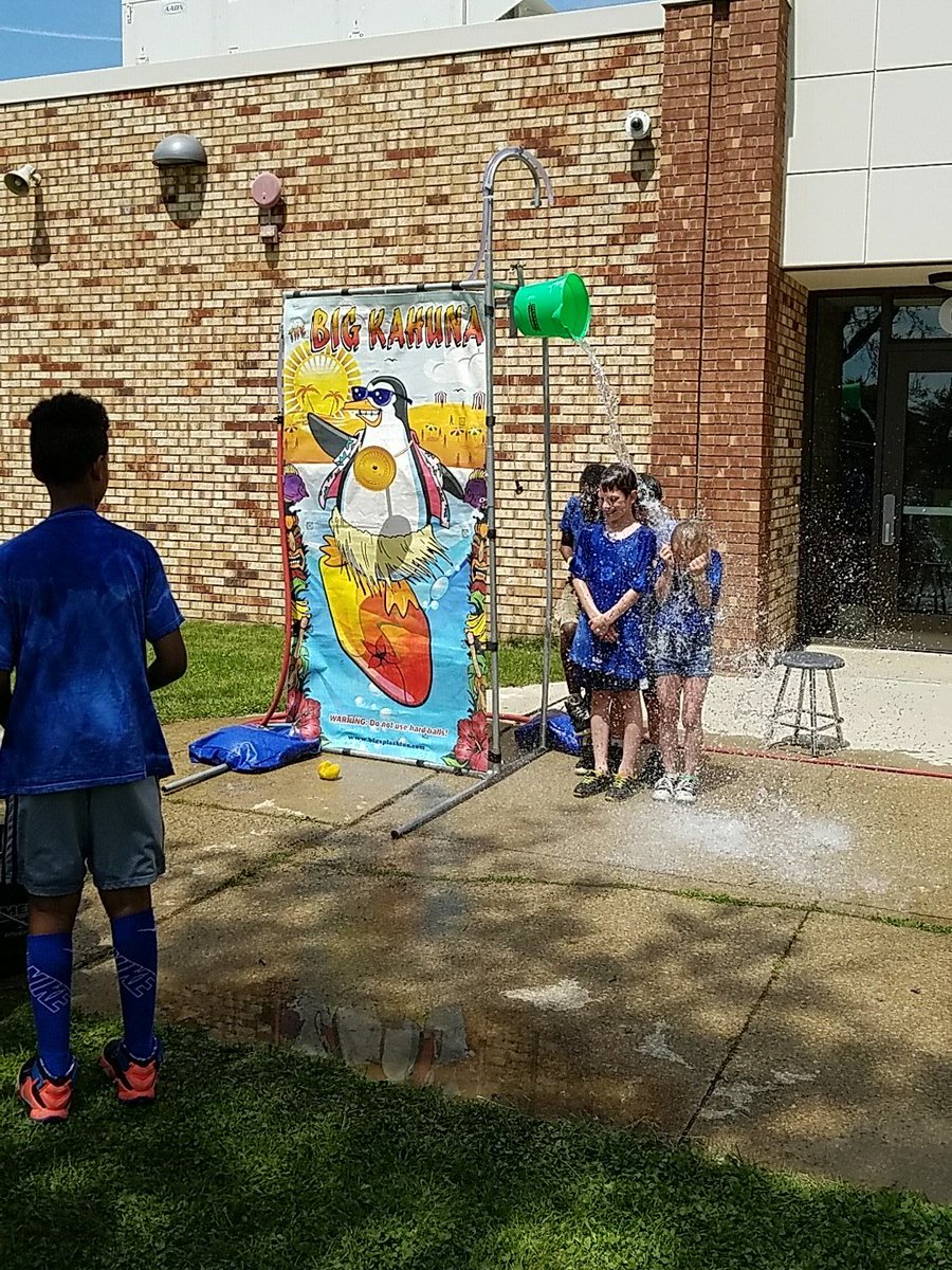 VioletElem's tweet photo. Violet students having fun at field day! #greatday #superviolet https://t.co/t9oRp7HsGx
