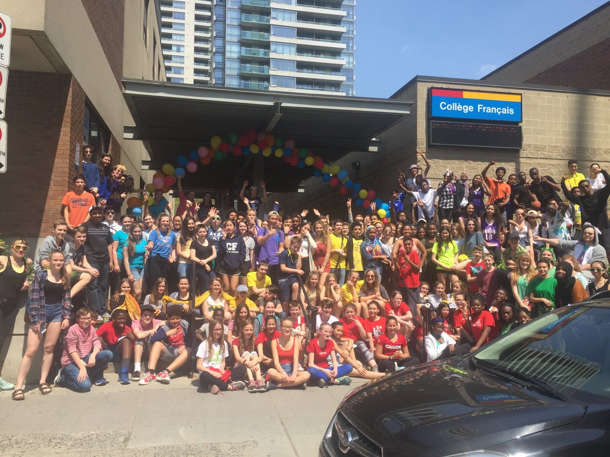 Journée de la #fierté au <a href="/Collegefrancais/">Collège français</a> Énergie tellement positive!!! #cfier #cfviamonde <a href="/CSViamonde/">CS Viamonde</a> Merci <a href="/ClemAnimCSV/">Clément Moudiongui (il/lui)</a> et tous impliqués!