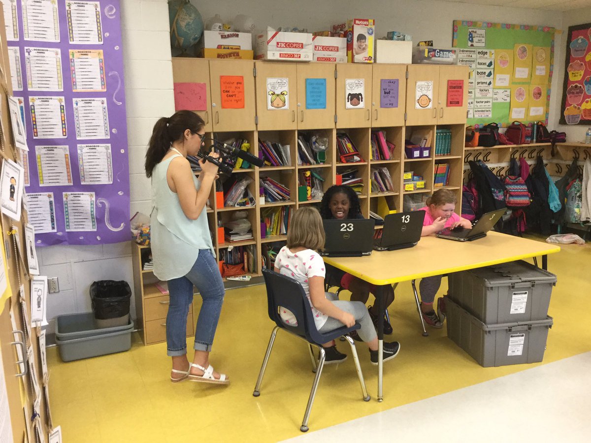 Mr_DAndrea_CSD's tweet photo. Students in two elementary schools collaborate through google classroom and meet through google hangout! @Centennial_SD #teamcsd https://t.co/enF7lAuzDD