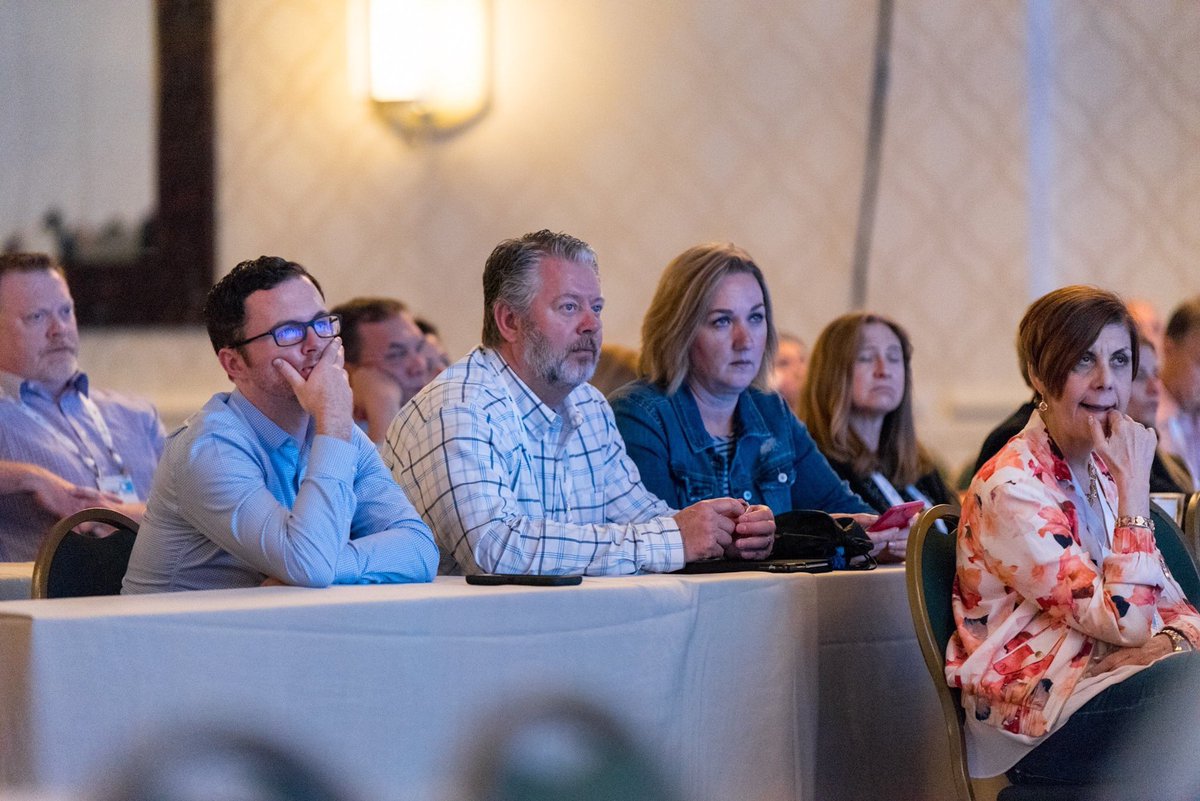 Reagan Outdoor Adv. tweet media