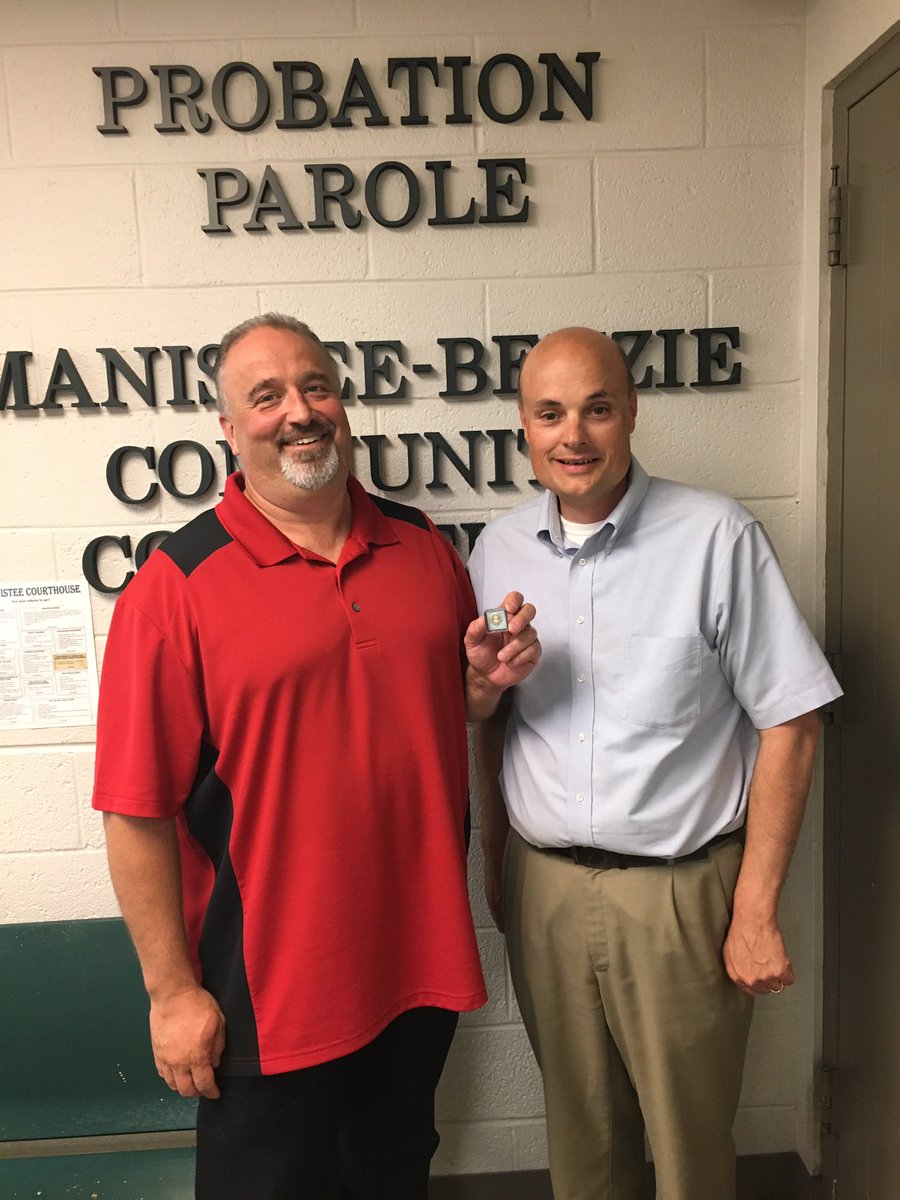 robdob2012's tweet photo. Congratulations to Mike Haske for 25 years! @MDOCFOA @MDOCOA9 @marlan_russ @straubg1 https://t.co/HChm6NBxDX
