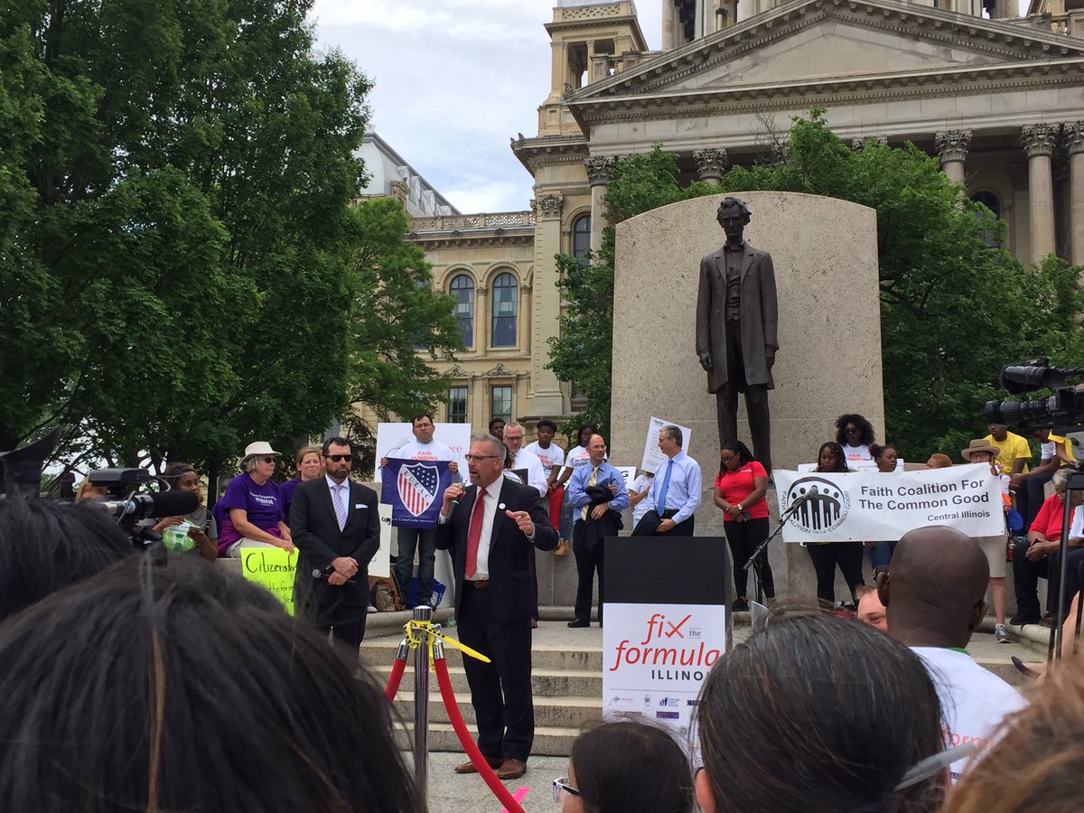 TeachPlusIL's tweet image. The time for change in IL is now! We need to #FixTheFormula and pass a budget now! @TonySandersU46