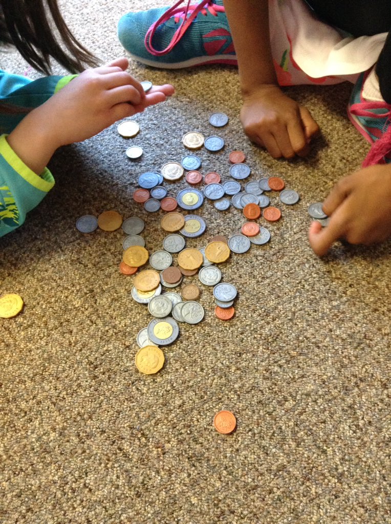 Room1Grade1FI's tweet photo. We are working with money!
Ask me to make you any number up to 20 cents :) https://t.co/35fWDrPnPi