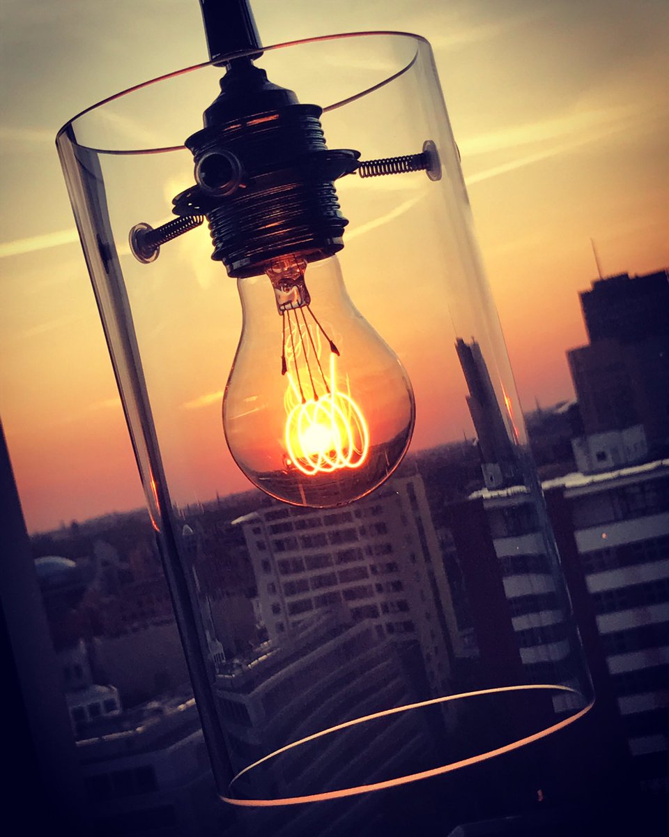 LukeWyckoff's tweet photo. The sunsets in Berlin are outstanding. The #solarclub has got to be one of the hottest bars in the city. #Berlin #Germany #solarclub #wow https://t.co/anOmd4wHPz
