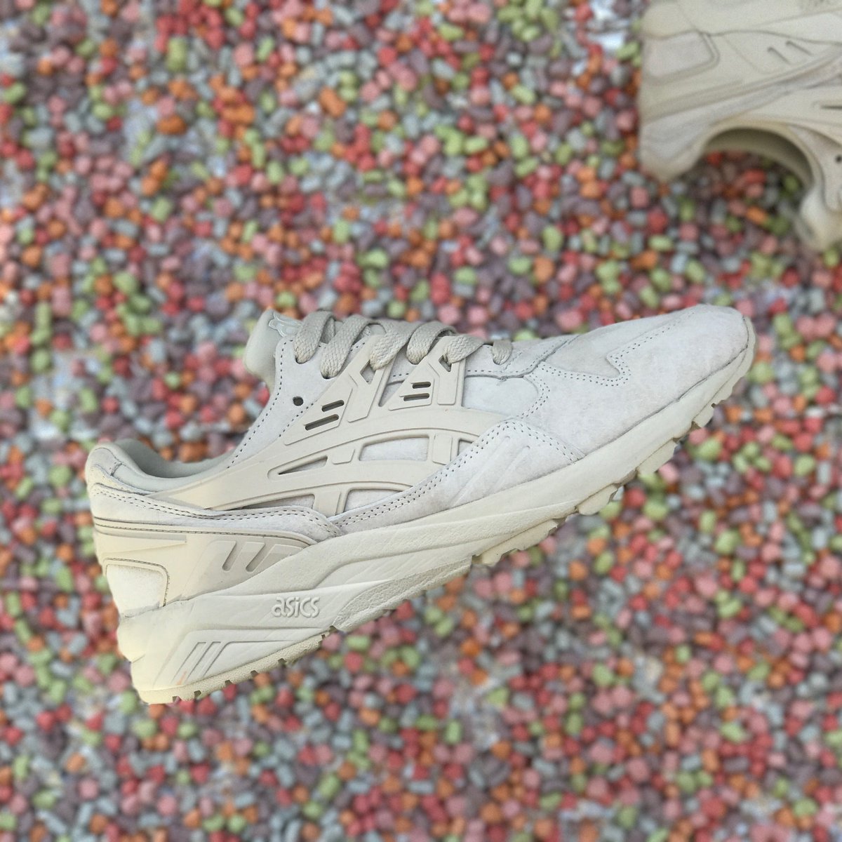 PRIVEILifeStyle's tweet photo. Run the streets in style with the @ASICSTigerUSA Gel Kayano: https://t.co/Gy8PstZMCK #PriveiDay #RetroRunners https://t.co/NzbXCiG5uI