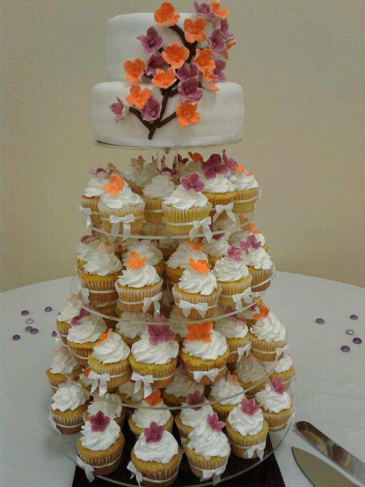 Wedding Cake &amp; Cupcakes