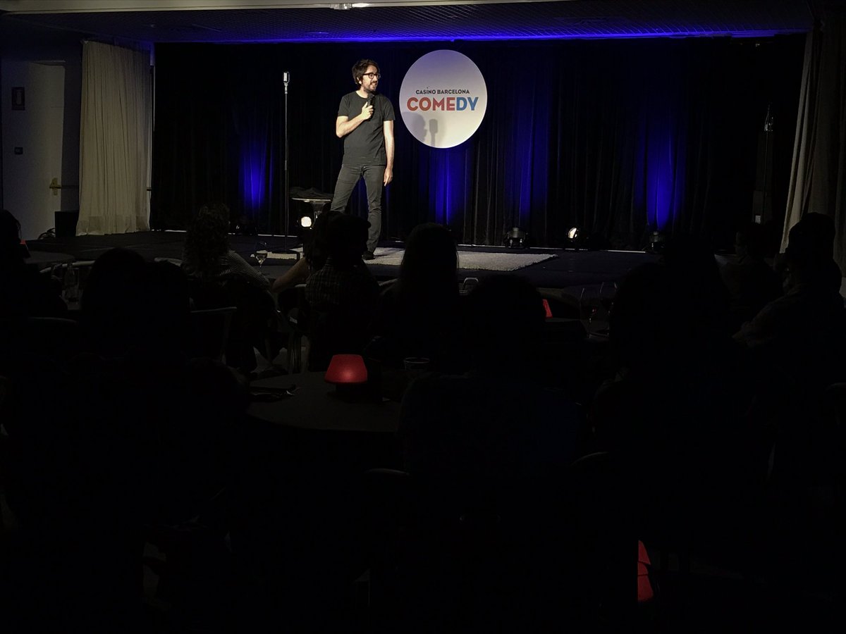 casiveinte's tweet photo. 🔥 Arranca @Flipytwit el ciclo de monólogos de @CasinoBarcelona, ahora salen a escena  @TxabiFranquesa y @TomasGarciaTG..! 💃🏻💃🏻 https://t.co/8miLbG0kmn