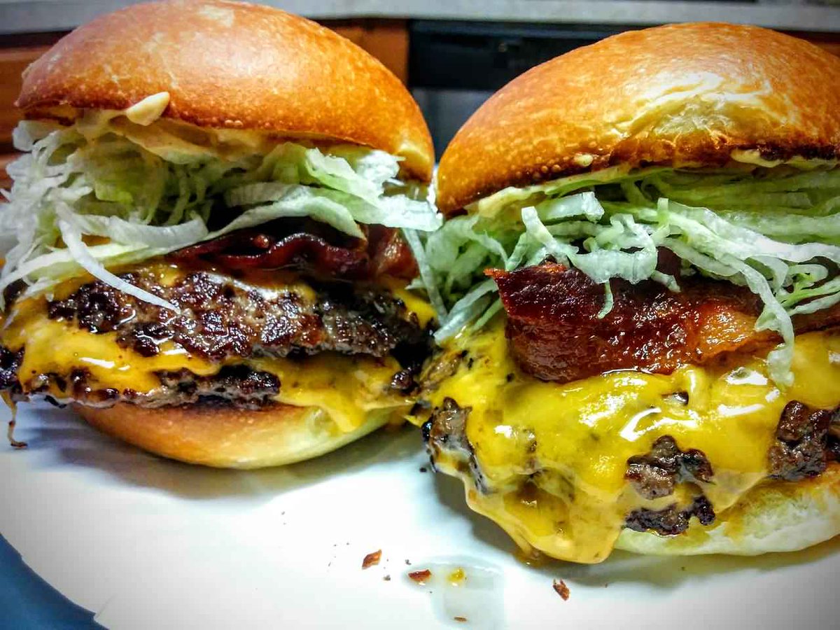 Foodaesthetix's tweet photo. #Bacon #Cheeseburger https://t.co/lDIJVKJZJp