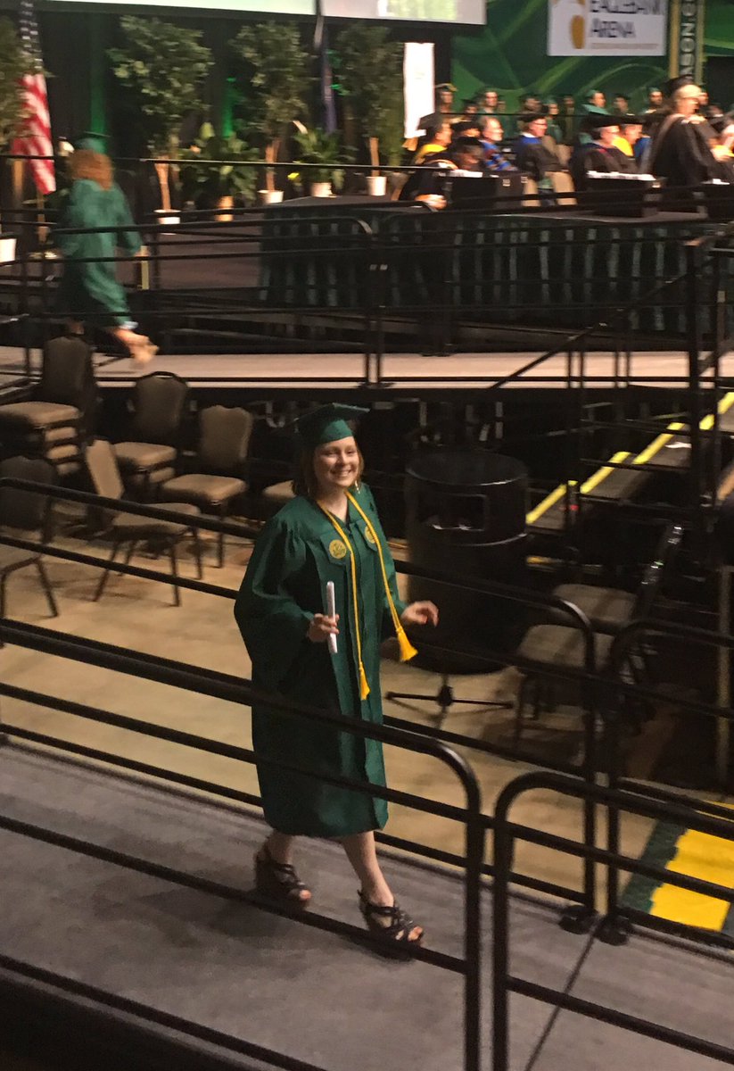 bbylund's tweet photo. Proud of you!!  Go Jessica!#masonscience #masongrad2017 https://t.co/hAJn5EWUeF