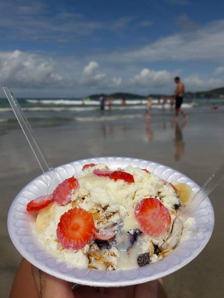 Leei_94's tweet photo. na beira do mar 🌊💜 #Açai #Delícia #Verão2017 #Bomdemais https://t.co/MSBJpC2oUz