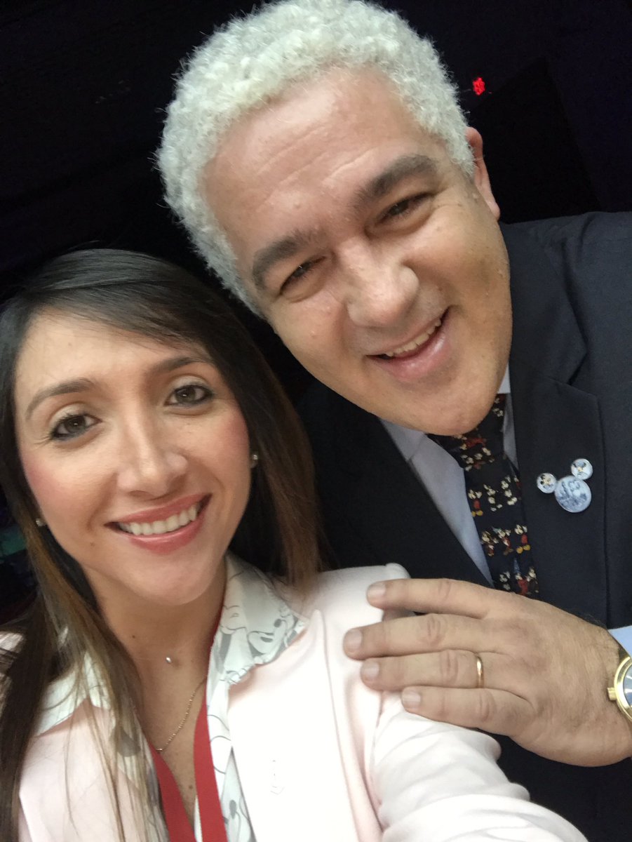 VisionGCobranza's tweet photo. Viviendo una experiencia mágica! Vibrando con lo q más nos apasiona la #felicidad #universidaddisney @fdesalterain https://t.co/FpgH9e5NJk