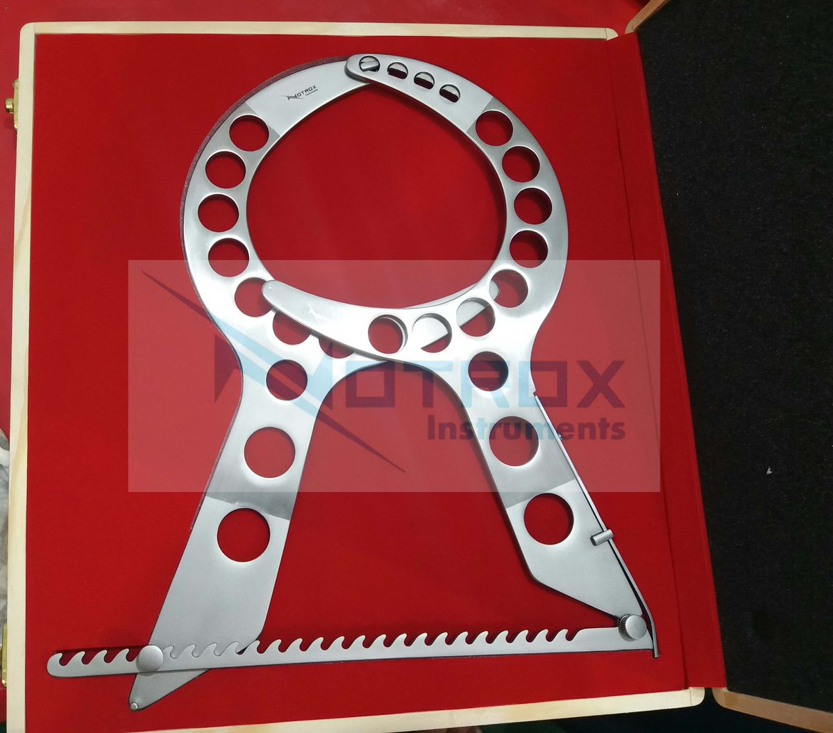 arslan_notrox's tweet photo. BREAST ELEVATOR FOR MAMMARY PLASTY
#Plasticsurgeryinstruments #Breastelevator #Mammaryplasty #Breastinstruments #Notroxinstruments https://t.co/Jkxv8yfQdA
