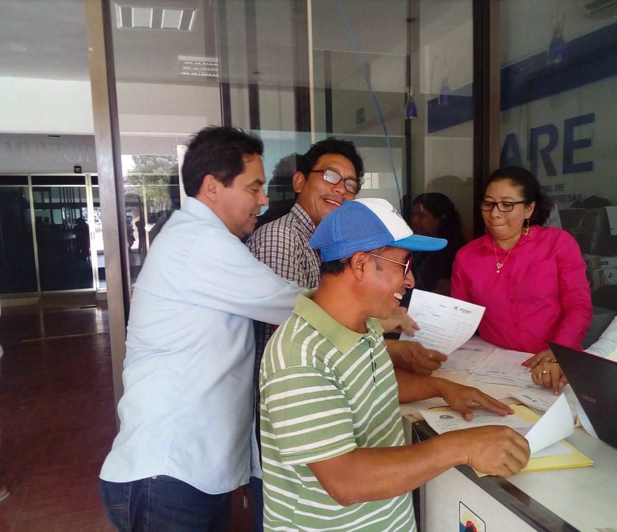 ZonanorteSedaru's tweet photo. #SEDARUZN Acercando los programas del Gobierno Estatal a nuestros productores en Cozumel @CarlosJoaquin @PedroEperezdiaz @MacAtondo https://t.co/xSMiEKYYYN