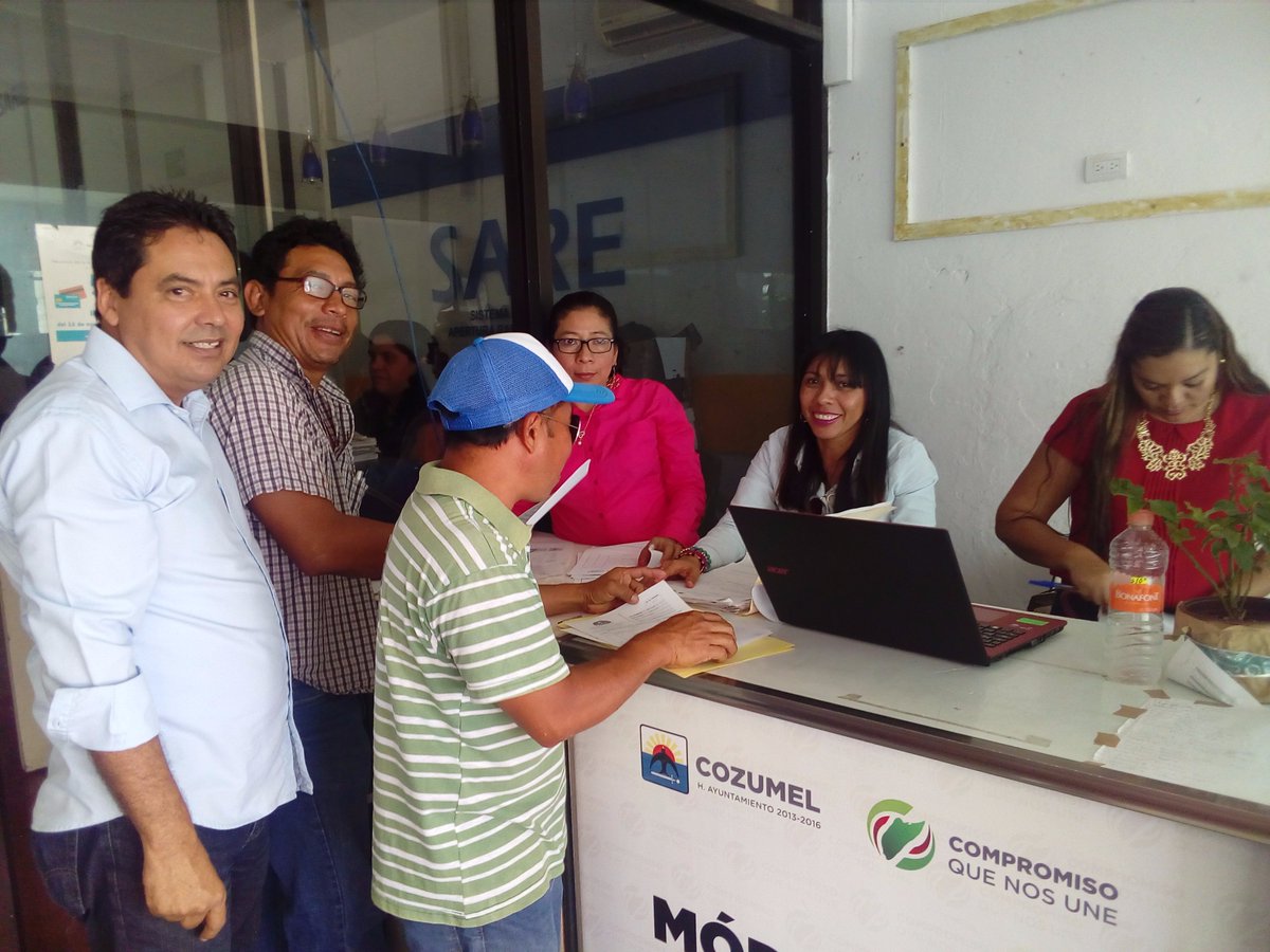 ZonanorteSedaru's tweet photo. #SEDARUZN Acercando los programas del Gobierno Estatal a nuestros productores en Cozumel @CarlosJoaquin @PedroEperezdiaz @MacAtondo https://t.co/xSMiEKYYYN
