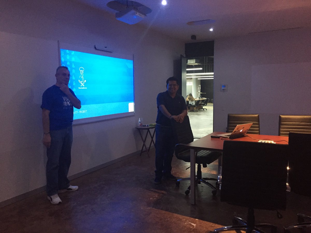 pedroskym's tweet photo. #hackathree #hackate #hackathon https://t.co/VZXH08YU2x