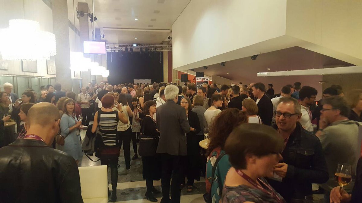 BRMusicExchange's tweet image. Full house @ Classical: Next opening cocktail! We feel like that this is going to be a good year! #classicalnext #musicfrombrasil