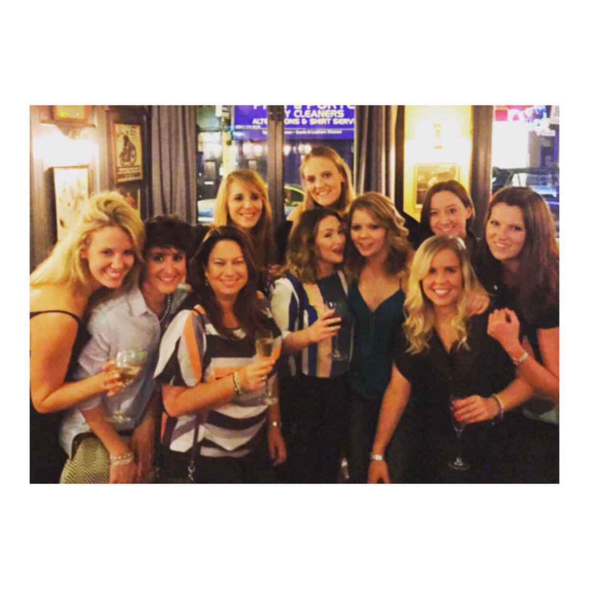 ClaygateNetball's tweet photo. Reason4:💙AWESOME SOCIALS 🍾tournaments, tours, nights aaat ➡️ Join us today!👯💃🏼💥 #netball #netballtrials #londonnetball @England_Netball https://t.co/Sg0O256POI