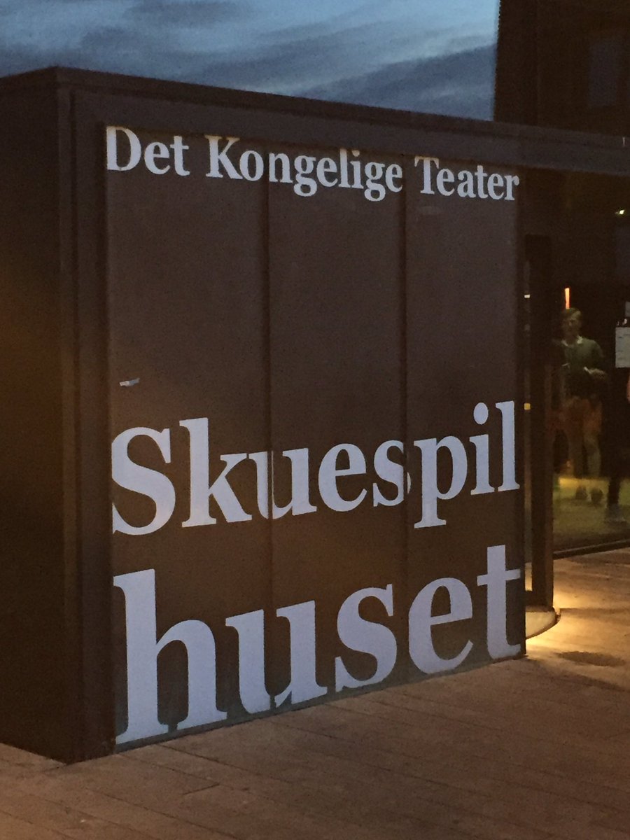 MsfSass's tweet photo. Sidste nat med kliken - sidste tur med 9.ak - Forestillingen "Terror" #ak1417 @Uglegaardsskole https://t.co/c5dgSg7MiE