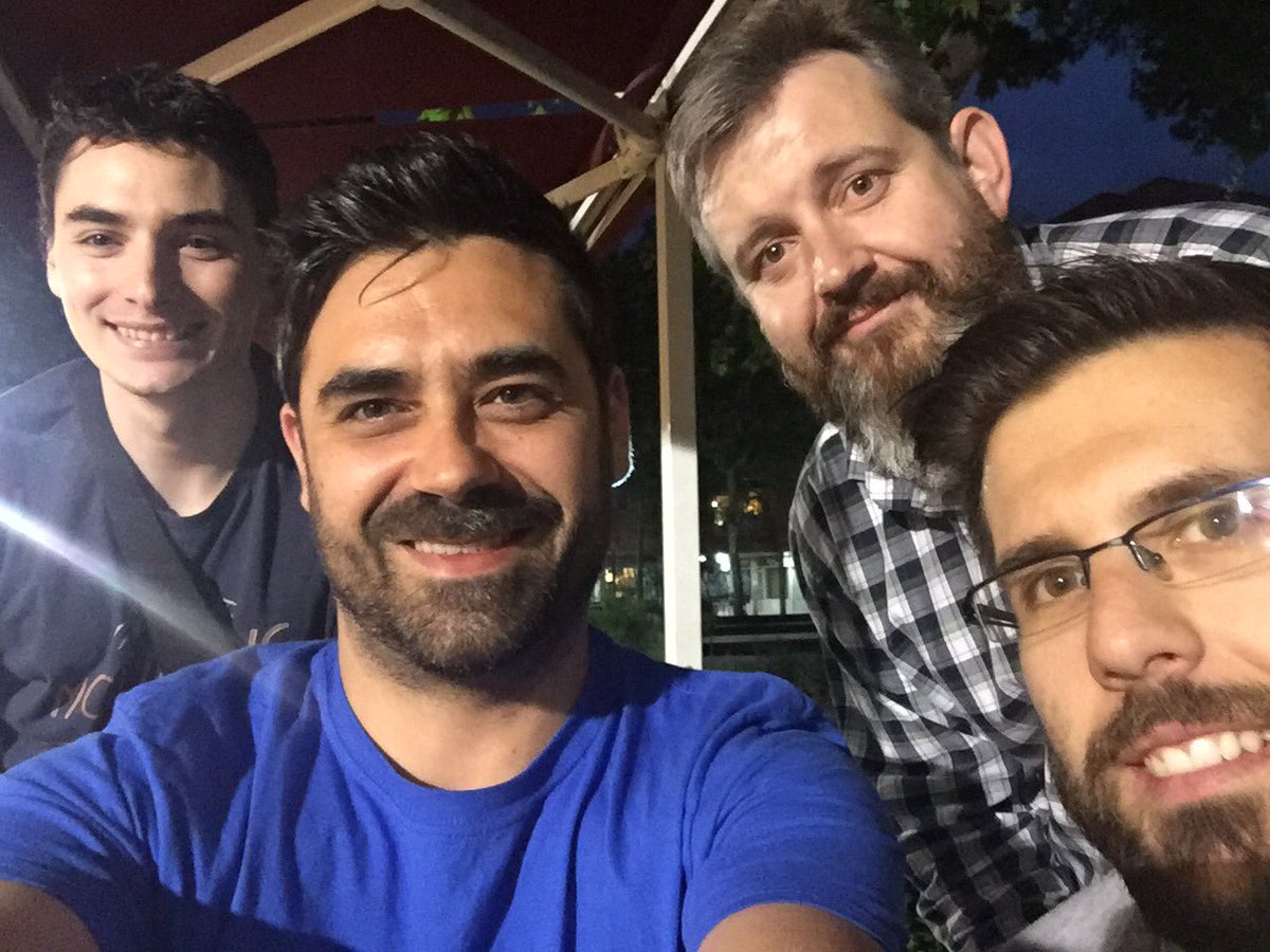 Rafa_Arjonilla's tweet photo. Después de un buen #meetup en #wprivas es obligatorio un mejor cerveceo. #WordPress #networking del bueno. https://t.co/eyObfobgCP