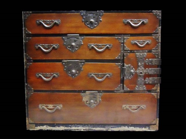 JJamesAuctions's tweet photo. 19th C. Japanese Isho-Dansu (Clothing Chest) https://t.co/sVP5cz5zDh #furniture #homedecor #homedecorating https://t.co/N2zDrvXEb2