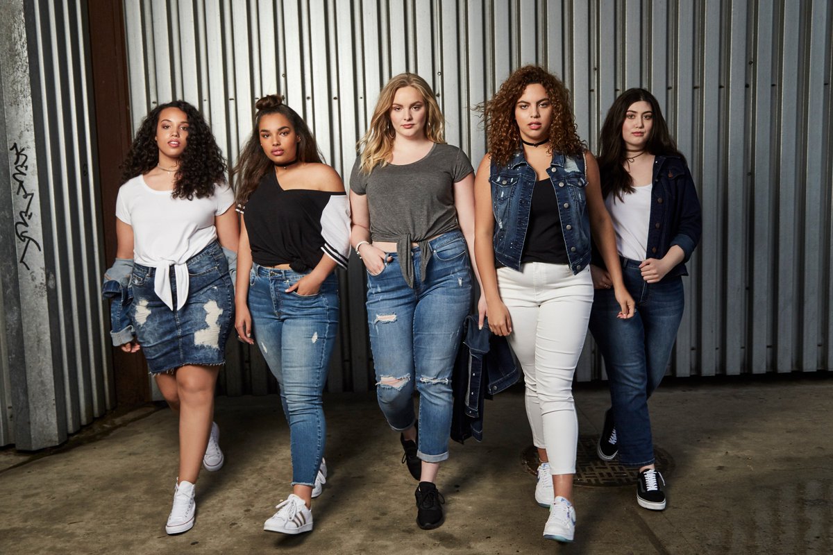 AdditionElle's tweet photo. Here are the Top 5 Finalists of our #CurvyCastingCall! We will reveal the winner tomorrow! #modelsearch #top5 #youbetterwork #additionelle https://t.co/aPP0g1VDnm