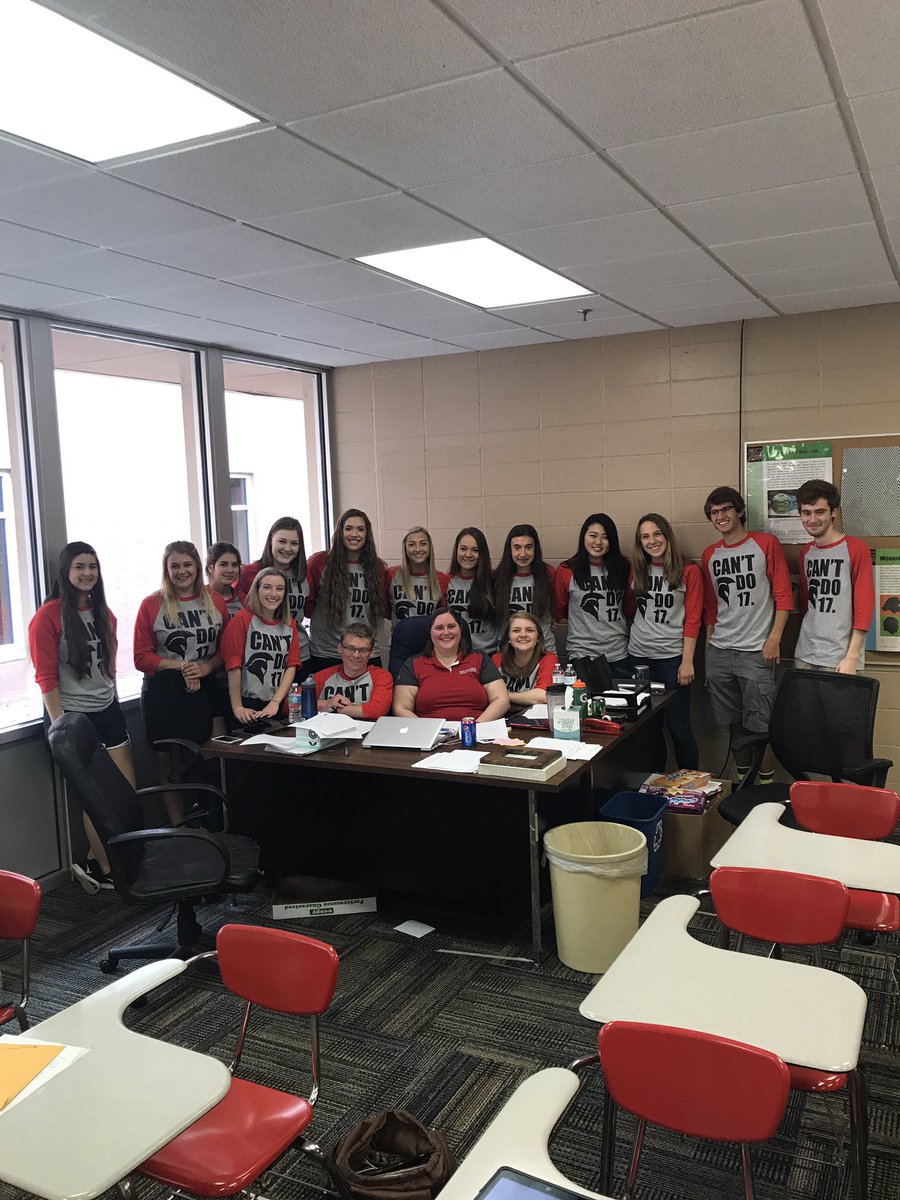 Julielodes's tweet image. Congrats to the seniors in AP slope😎👨🏻‍🎓👩🏻‍🎓