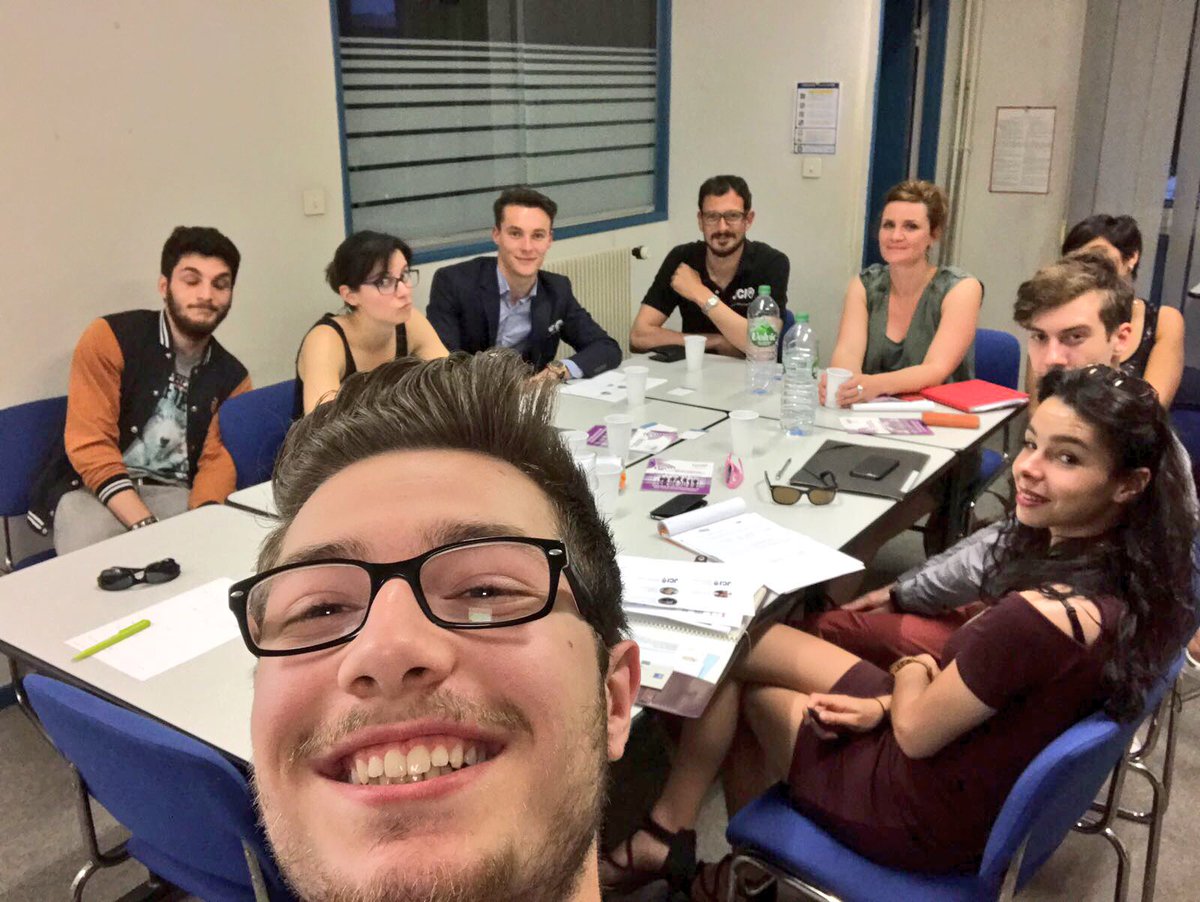 Encore une super soirée de travail pour la <a href="/JCI_Vichy/">JCE Vichy</a> ! Au programme : #Tapas1Job, Brevet de Sécurité Financière, et autres joyeusetés !