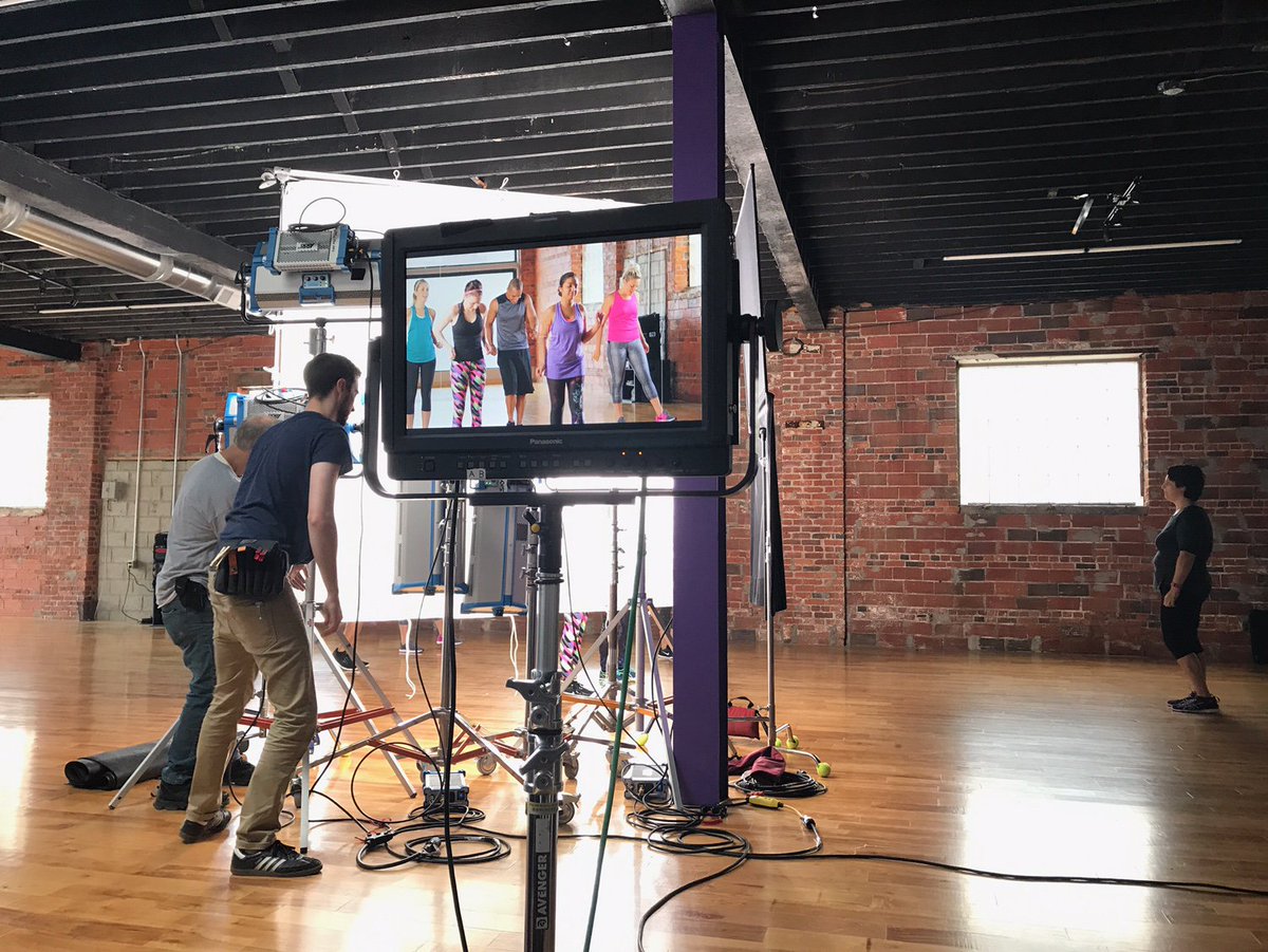 VisitTheLab's tweet image. On set Friday with @EAS for a fun shoot! #setlife #carbcontrol #controlwhatyoucan