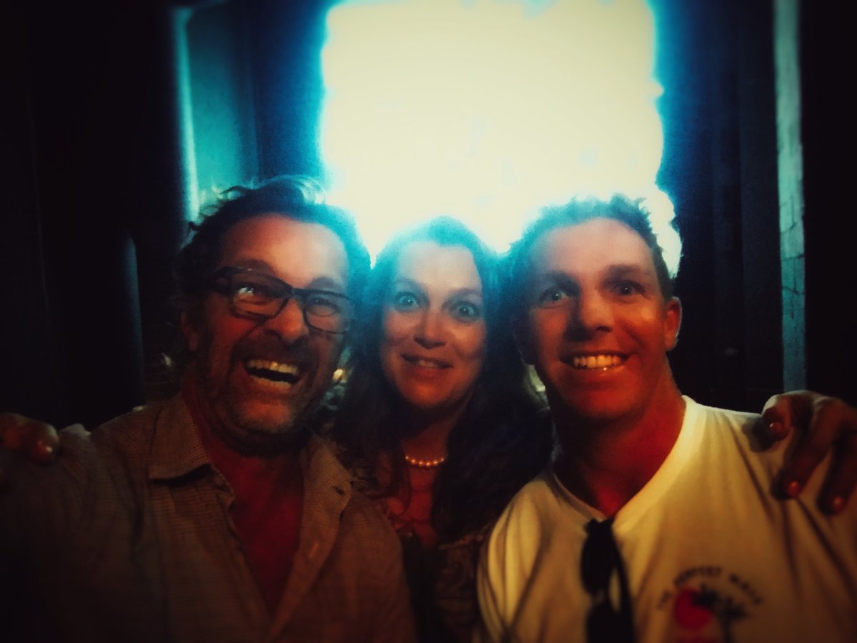 Stoked to be out on my birthday night with my crazies! Oh..they family! #Robyn <a href="/JustinBing/">Justin Bing</a> #Ash ...#Hannah #Brad..wê u??