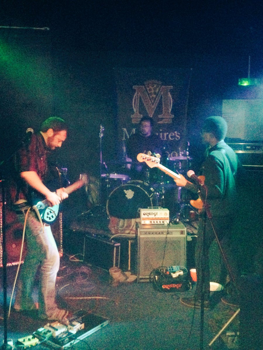YeahBuddyDIY's tweet photo. It has well and truly kicked off in @MaguiresPizza, @uncle_jane and @unwaveband are earplug eaters. So god damn loud. https://t.co/doxomSw7c9