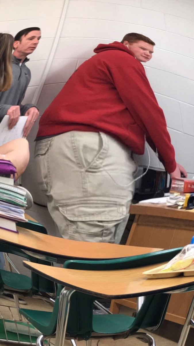 KTHammerFanClub's tweet photo. #kevinfact Kevin is a big booty hoe https://t.co/DvTDVke8TO