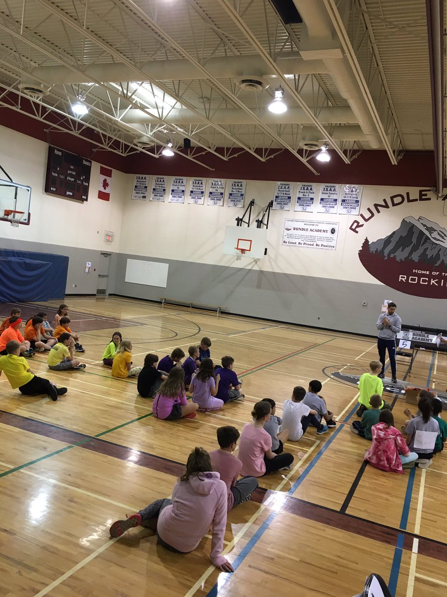petropoulos9's tweet photo. Amazing elementary rally for Jump Rope for Heart ❤️ @rundleacademy https://t.co/vwSd8BlQ8t