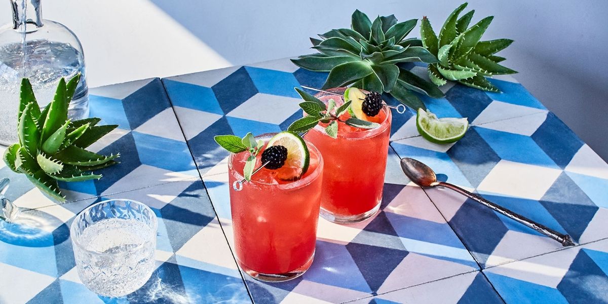 ELLEDECOR's tweet photo. 27 Cocktails That'll Give You Serious Wanderlust https://t.co/iy2jDwb5Ws https://t.co/SHK7rEcnUZ