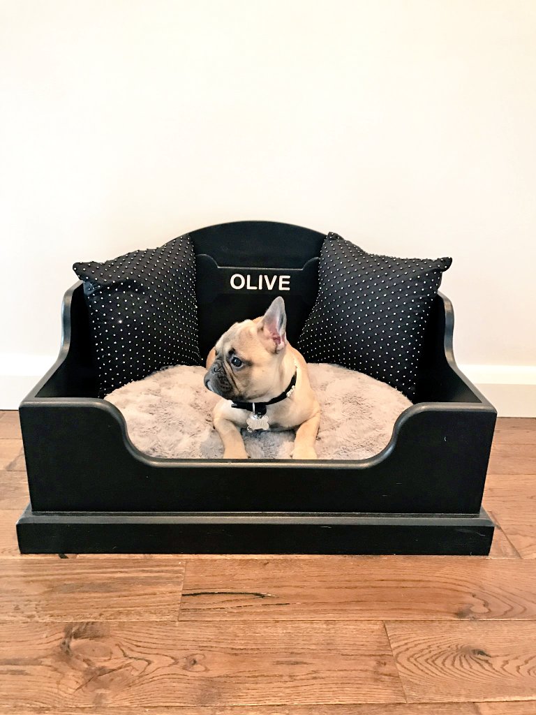 kcwoodcraft's tweet photo. #UKLateHour #personalised #handmade #Petbeds #dogbed #catbed #bespokesizes available at https://t.co/urCyM58UUp 10% off code CARD10 ☺ https://t.co/4DQD6npIYT