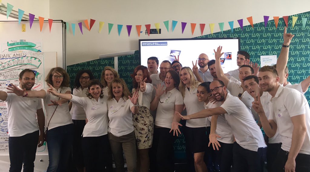 FlashTweet's tweet image. ☑️#RetourSur le #Barcamp @BNPParibas #EnjoyDigitAll : Clap de fin avec #dreamteam #Bravo 👏🏼
#digital #TransfoNum #socialmedia 
#EDAxIDF