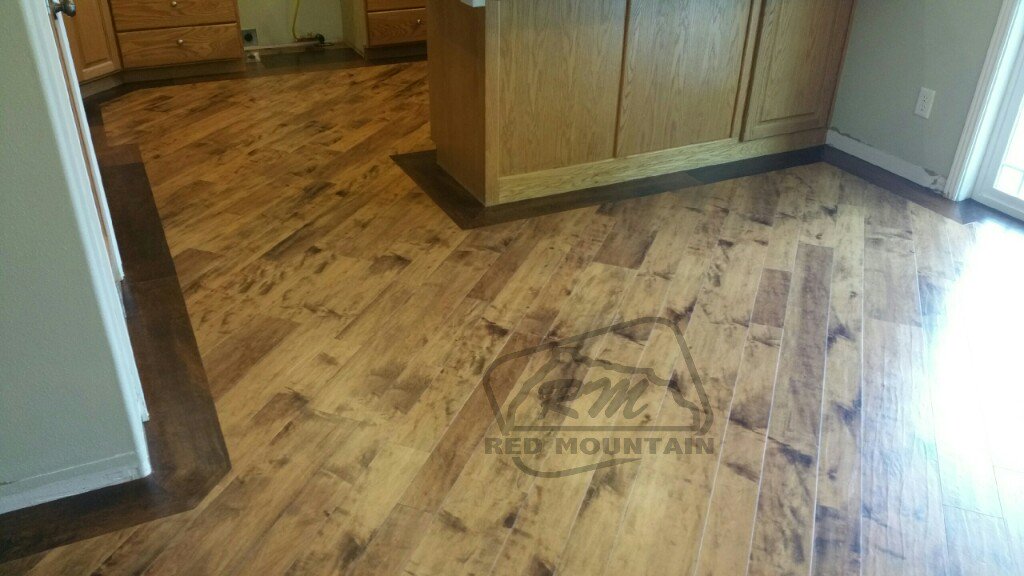 redmtnfloors's tweet photo. Rich blend of #artselect #toastedmaple #spanishcherry used to create this beautiful combo @KarndeanFloors. Customer has envious neighbors https://t.co/Uq3z6iFcBr